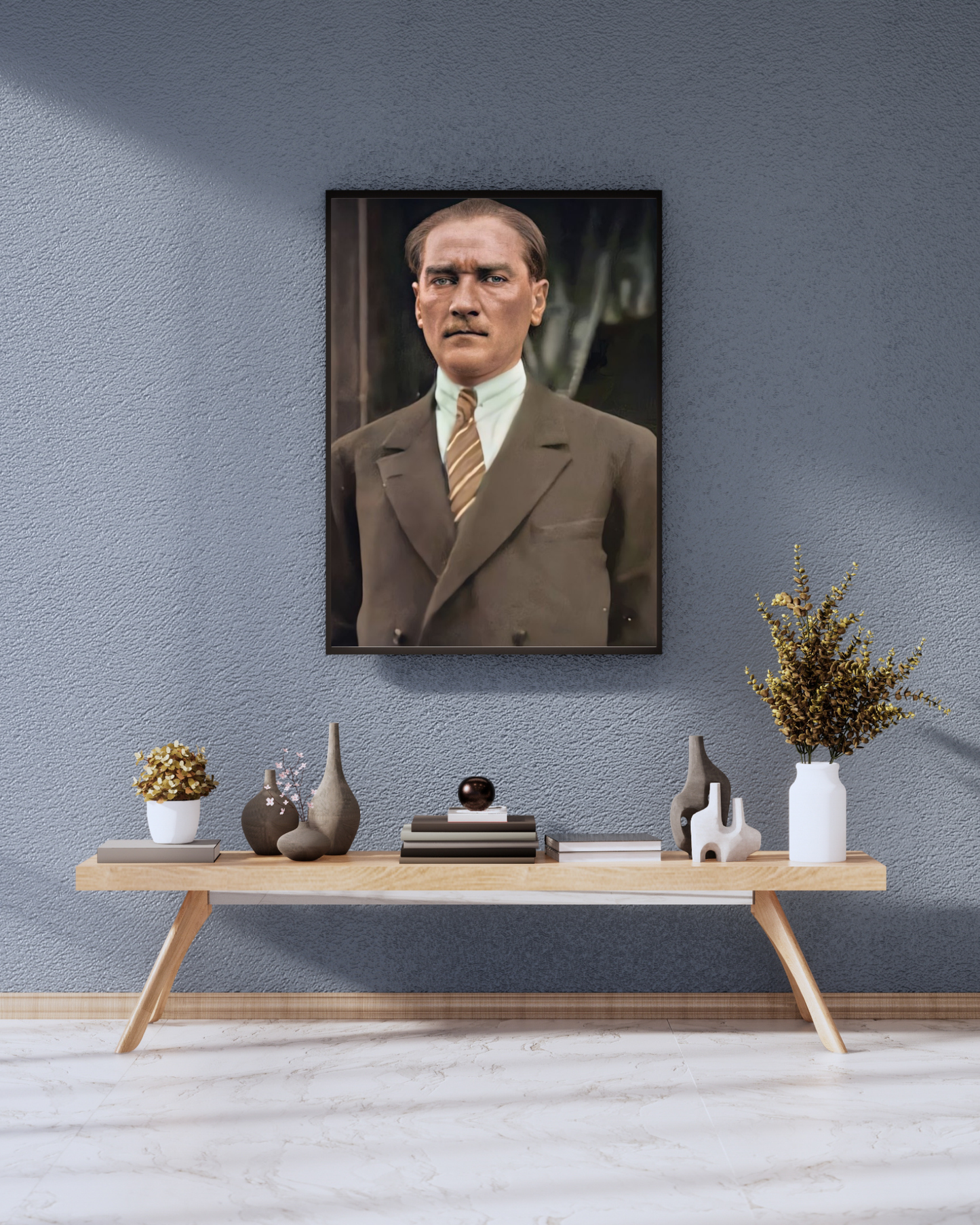 Atatürk Fotoğrafı Kanvas Tablo – Cumhuriyetimizin Kurucusunun Asil ve Kararlı Duruşu